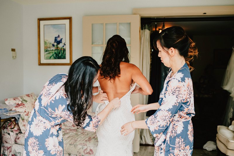 bride getting ready inn at barley sheaf