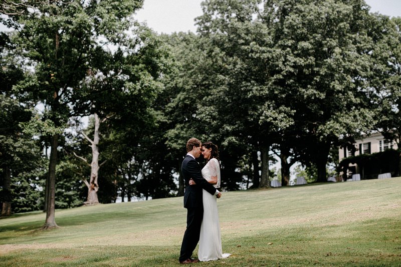 Hudson New York Oak Hill Summer Wedding