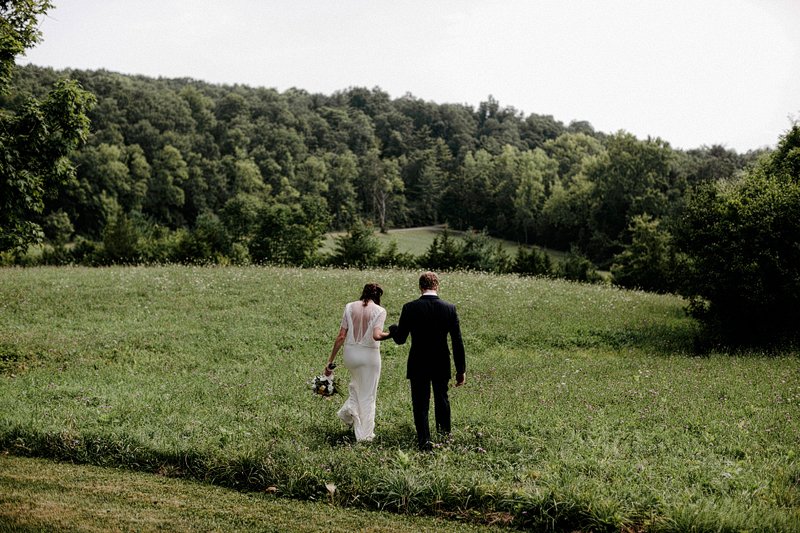 Hudson New York Oak Hill Summer Wedding