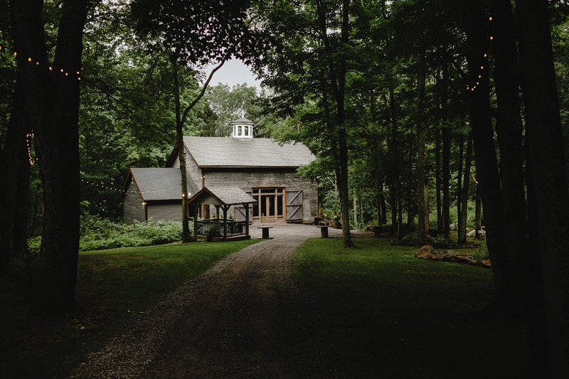 rustic catskills barn wedding ny