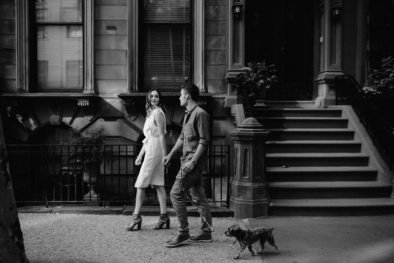 stylish brooklyn heights promenade engagement session