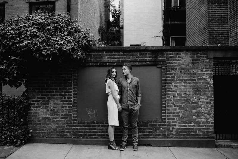 stylish brooklyn heights promenade engagement session