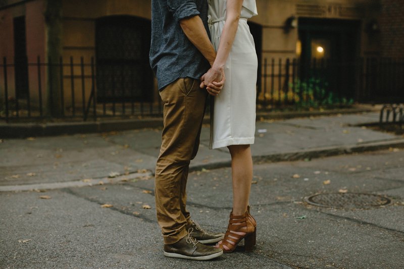 stylish brooklyn heights promenade engagement session