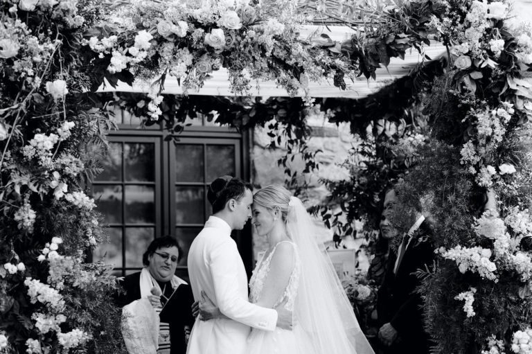 A Modern Jewish Wedding in the Hudson Valley Troutbeck